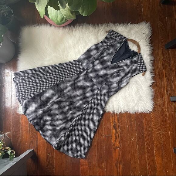 Ann Taylor Dresses & Skirts - Ann Taylor Black & Cream A Line Dress